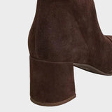 Alma– Zamszowe botki na słupku