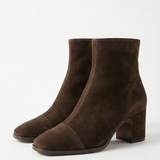 Alma– Zamszowe botki na słupku